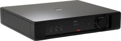Ampli intégré stéréo Rega Mercury noir, vue de trois quarts, façade épurée avec grand bouton de volume et écran
