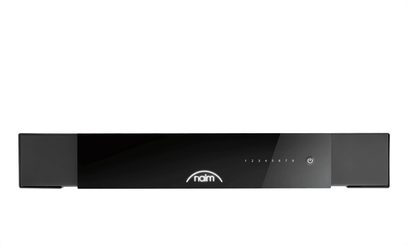 Zesilovač Naim Audio CI-NAP 108 černý, pohled zepředu, 8 otočných knoflíků, 1 tlačítko, 1 LED displej