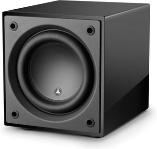 JL Audio Dominion D110 svart lakkert bassreflekskabinett, frontvisning, kubisk form, sentralt plassert svart rund høyttaler