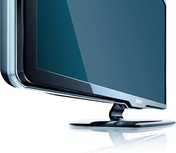 Philips 52PFL7404H tv, fladskærm, set fra siden, metalfod, tynde kanter, sort farve