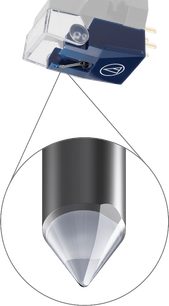 Diamant til pladespiller pickup VMN20EB, perspektivvisning, blå krop, guldbelagte stik, zoom på gennemsigtig konisk nålespids