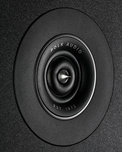Polk Audio EST. 1972 sort højttaler, nærbillede forfra, sort rund central højttaler i sort rund ramme
