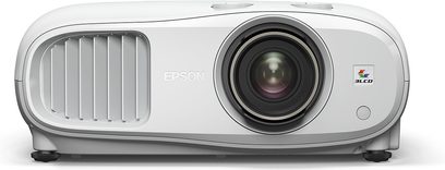 Videoproiector Epson EH-TW7100 alb, rectangular, cu obiectiv decentrat, grilaje de ventilație, butoane, văzut din față