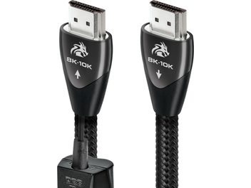 Deux câbles HDMI 8K-10K AudioQuest Dragon noirs, connecteurs argentés, gaine tressée, logo et flèches blancs
