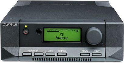Cyrus 8 DAC sort hi-fi stereoforstærker, frontvisning, grønt display "-15 CD Analogue", knapper og stik på forsiden