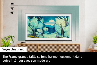 Televisore ad alta definizione Samsung TQ65LS03FAU 2025 vista frontale con cornice bianca che mostra un'opera d'arte su una parete