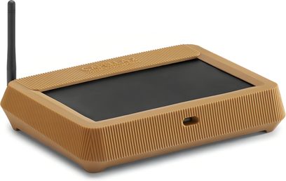 Router Wi‑Fi bej cu antenă neagră, carcasă dreptunghiulară striată și panou superior negru, vedere din trei sferturi