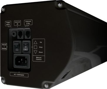 Juoda valdymo dėžutė su mygtukais ir lemputėmis, skirta reguliuoti motorizuotą Lumene Coliseum Premium Acoustic 240C projekcijos ekraną