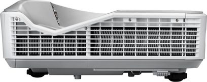 Optoma HZ45UST hvid videoprojektør, set forfra, ventilationsgitter, decentraliseret linse, mange knapper på toppen