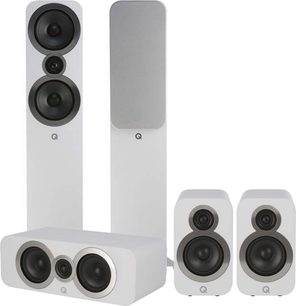 Sada sloupových a regálových reproduktorů Q Acoustics 3050i v lesklé bílé, pohled zepředu, sestávající ze 2 sloupových a 4 regálových reproduktorů