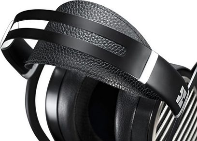 Åben hi-fi hovedtelefon Hifiman Ananda Stealth Magnet (V3) sort, set fra venstre bagside tre-kvart vinkel, hovedbøjle og ørepuder i læder