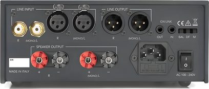 Gold Note PA-10 EVO effektforsterker i gull, baksidevisning med røde og svarte høyttalerterminaler, RCA- og XLR-innganger