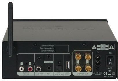 Hi-fi stereo zesilovač Tangent Ampster BT II černý, pohled zepředu, konektory a ovládací prvky na čelním panelu, vyklopená Wi-Fi anténa