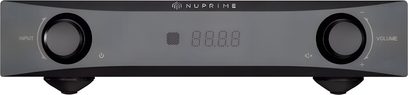 Ampli hi-fi stereo Nuprime IDA-8 černý, pohled zepředu, digitální displej "0000", ovládací tlačítka a konektory na předním panelu
