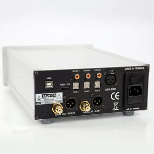 Convertitore audio DAC 3D Lab Nano DAC V5 nero, vista frontale, connettori audio analogici e digitali, prodotto in Francia