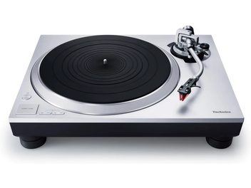 Technics SL-1500CEG-S sølvfarvet pladespiller, set ovenfra, sort pladedrev, tonarm med pickup, isolerende fødder