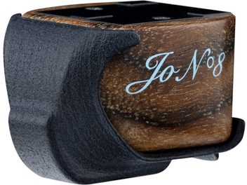 Célula para toca-discos hi-fi EAT JO N°8 com caixa de madeira marrom texturizada e suporte preto fosco visível em ângulo lateral