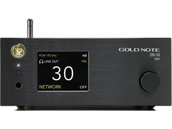 Črna omrežna avdio predvajalnik Gold Note DS-10 EVO z zaslonom, ki prikazuje "30", vrtljivim gumbom, anteno in več vrati na sprednjem delu