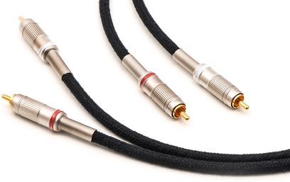 Nimed Reference Studio RCA-kabler 0,8 m med forgyldte stik og sort flettet kappe, set forfra