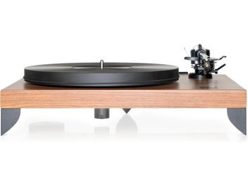 Gramofon Gold Note Valore 425 Plus ořech s ramenem B-5, matně černý talíř, dřevěné šasi, na světlém dřevěném stolku