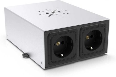 IsoTek EVO3 Mini Mira i sølvmetal med 2 sorte stik på fronten og stjernemønstret perforering på toppen