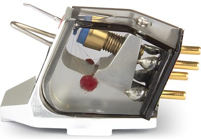 Rega Planar 10 mat sort pladespiller med Apheta 3 MC-pickup, tæt ovenfra-billede af tonearmen, pickuppen og vinylplade