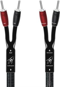 Pleten črn zvočniški kabel Audioquest Rocket 88 DBS z rdečimi in črnimi bananinimi priključki, viden od spredaj