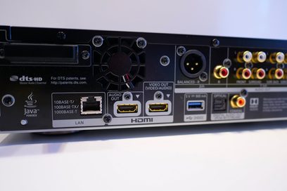 „Panasonic DP-UB9000EG1" 4K „Blu-ray" grotuvas, galinis vaizdas, HDMI, garso, vaizdo, tinklo ir maitinimo jungtys
