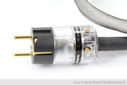 Síťový napájecí kabel GigaWatt LC-3 MK3+ 2M transparentní se zlacenými konektory, detailní pohled na vidlici