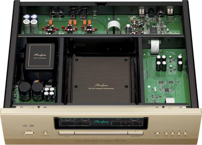 Accuphase DP-570, vedere de sus, capac deschis, circuite imprimate verzi, transformator, mecanism SA-CD, fațadă aurie