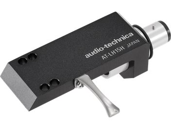 Juodas metalinis Audio-Technica AT-LH15H galvutės laikiklis, matomas iš trijų ketvirčių, su sidabriniu svirteliu ir galiniu jungtimi