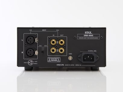 STAX SRM-400S sort hovedtelefon-forforstærker, forside med RCA- og XLR-indgange/udgange, impedansomskifter, LED og kontakt