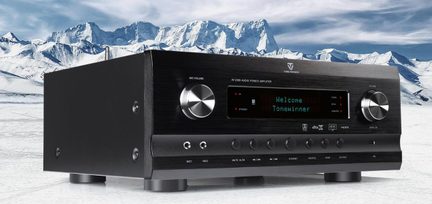 Tonewinner AT-2300 sort audioforstærker, front i aluminium med digitalt display og knapper, set i trekvart profil