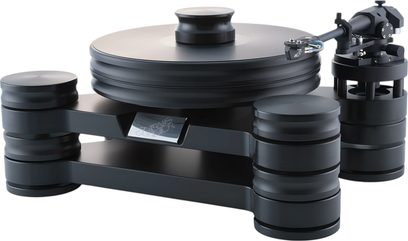Вініловий проіграч Transrotor Dark Star Reference RB880 у чорному матовому композитному корпусі, вид спереду з трьох чвертей, з великим круглим диском, трьома масивними циліндричними ножками, розташованими одна на одній, та тонармом, встановленим праворуч