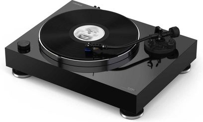 Platine vinyle Reloop TURN X noire, vue de dessus à plat. Plateau noir, bras de lecture avec cellule, pieds argentés