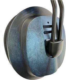 Fostex T60RP Mk2 Ai hi-fi-hovedtelefon, close-up af blå ørekop i træ med sort metalbøjle