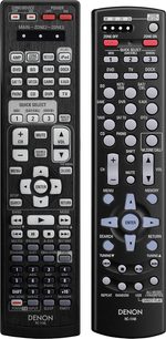 To sorte Denon RC-1148 fjernbetjeninger til AVR-3311 hjemmebiografsforstærker, set forfra, med mange knapper og LCD-skærm