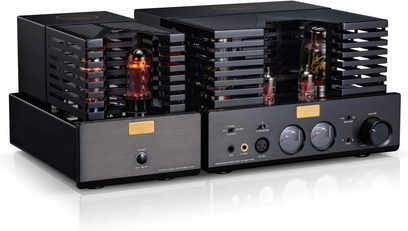 Sluchátkový zesilovač Cayin HA-6A MK2 z kartáčovaného černého kovu, dvojité šasi s elektronkami pod mřížkami, VU-metry, pohled ze tří čtvrtin