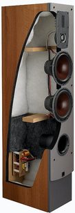 Enceinte colonne Dali ikon 6 en bois foncé, vue de 3/4 face, avec haut-parleurs apparents et tweeter ruban