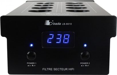 Bada LB-6610 fekete többfoglalatos szivattyú, előlről nézve, 8 csatlakozóval, "238" LED-kijelzéssel és két "POWER 1" és "POWER 2" kapcsolóval