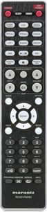 Sort Marantz RC001PMND fjernbetjening med røde og hvide knapper til at styre ND8006 netværksaudioafspiller, set forfra