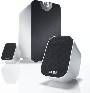 Sada reproduktorů 2.1 Acoustic Energy Aego M v černobílém provedení, skládající se z krychlového subwooferu a dvou oválných satelitních reproduktorů