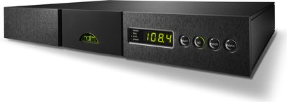 Naim Audio NAT05 XS tuner, sort, frontpanel med grøn display, knapper og stik, set forfra