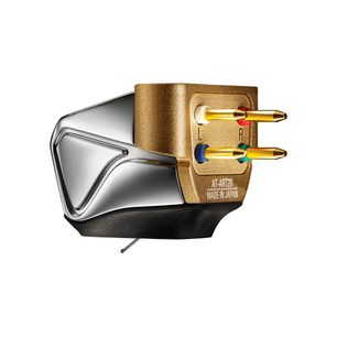 Zlatá a chromovaná hi-fi phono přenoska Audio Technica AT-ART20, detailní záběr na pozlacené piny s barevným značením