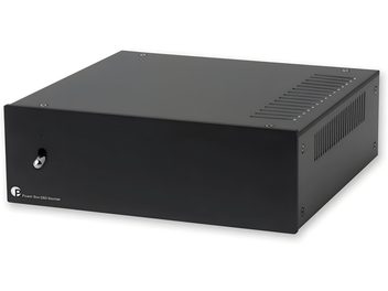Хи-Фай отделен блок за захранване Pro-Ject Power Box DS3 Sources, черен метален корпус, изглед 3/4, превключвател и LED индикатор на предната страна