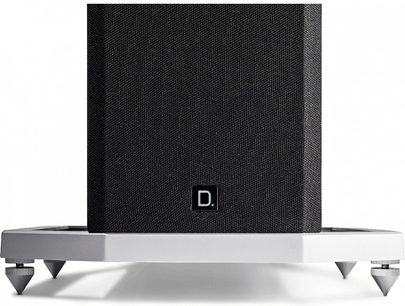 Definitive Technology BP9020 sort gulvhøjttaler, set forfra, sort gitter, sølvfarvet base, koniske fødder