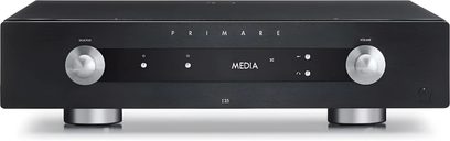 Amplificador hi-fi estéreo Primare I35 preto, vista frontal, frente preta com botões e mostradores prateados, visor central