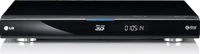 LG BDT590 4K Blu-ray-afspiller, rektangulær sort, blåt display, diskskuffe, 3D-logo, placeret på sort overflade