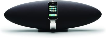 Bowers & Wilkins Zeppelin sort højttaler, set forfra, oval form, iPhone-dockingstation i midten