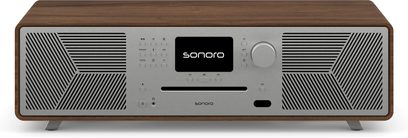 Sonoro alt-i-en hi-fi-system, model Meisterstück (gen 2) valnød - sølv, set forfra, centralskærm, knapper og drejeknap, ventilationsåbninger med geometriske mønstre, korte fødder